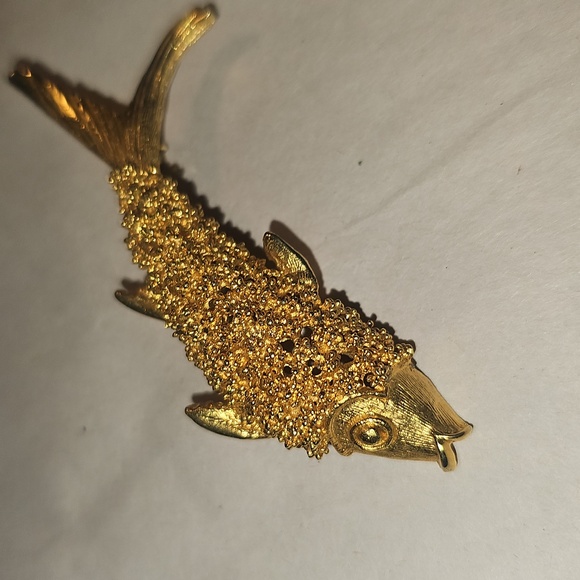 BSK Vintage Gold Fish-Shaped Brooch - Picture 3 of 6